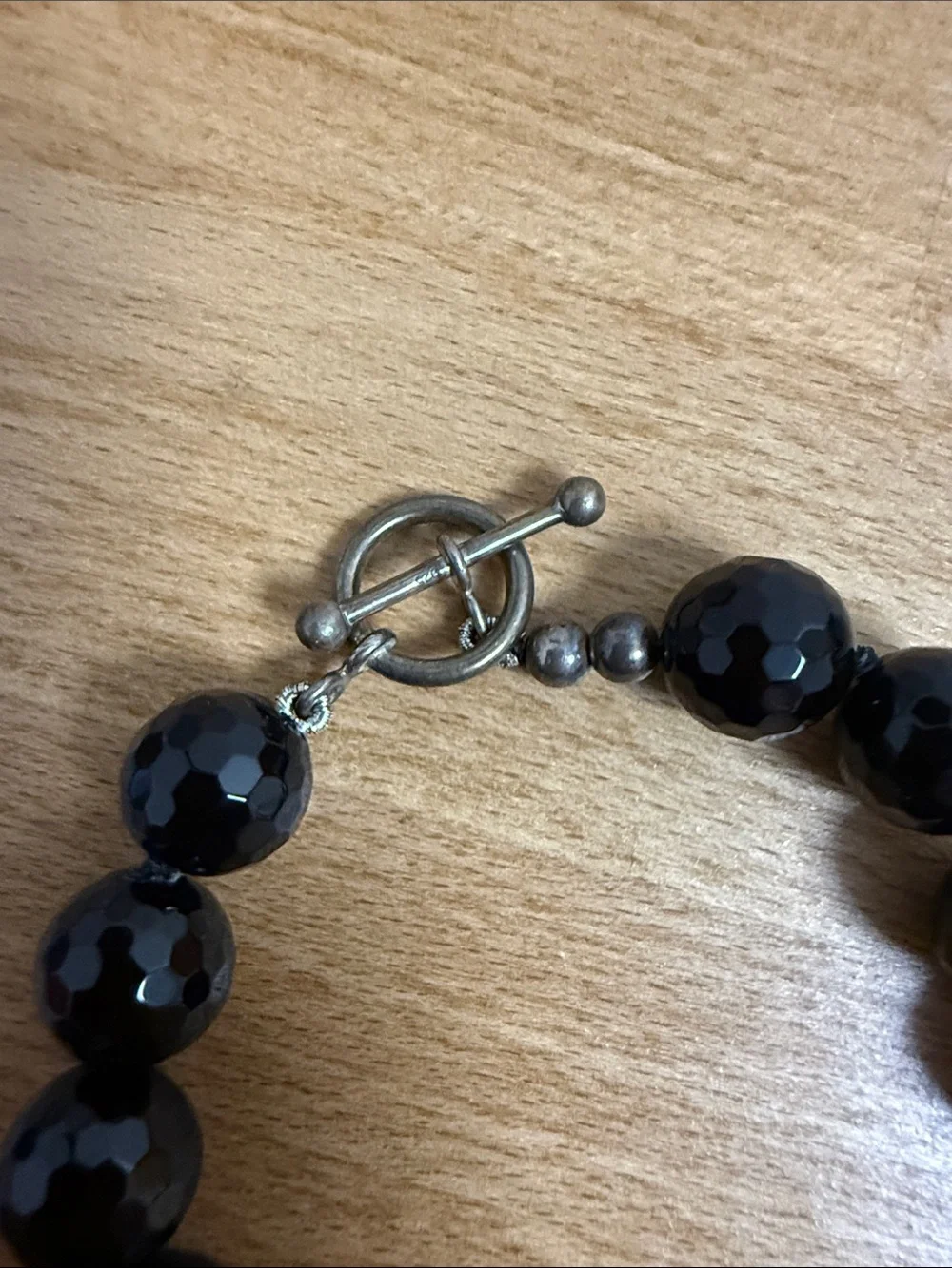 Silver 925 clasp with black glass beads and silver tone accent mirrorball - Picture 4 of 6